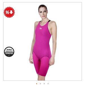 • BlueSeventy • Women’s NeroTX kneeskin Swim Pink
W 22
